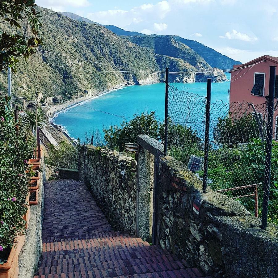 Affittacamere Il Timone Corniglia Exteriör bild